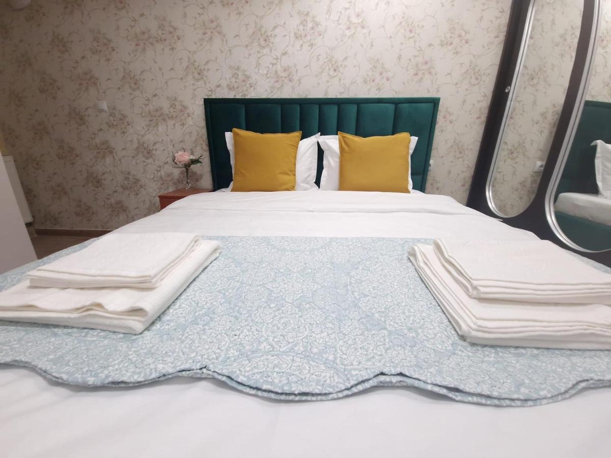 Laroka House Beautiful Apartment Universitate Center Boekarest Buitenkant foto